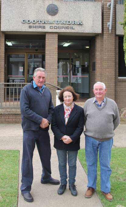 DISAPPOINTED: Councillors, including Dennis Palmer, Rosalind Wight and Jim Slattery, were sacked when the premier handed down wide-spread reform. Picture: J Lees 