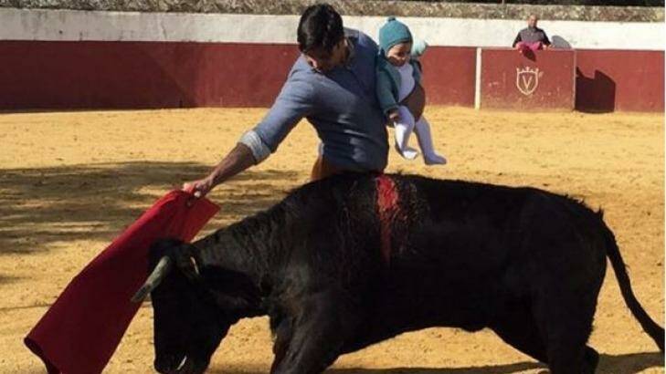 Bullfighter Francisco Rivera with his daughter Carmen at work Photo: Francisco Rivera, Instagram