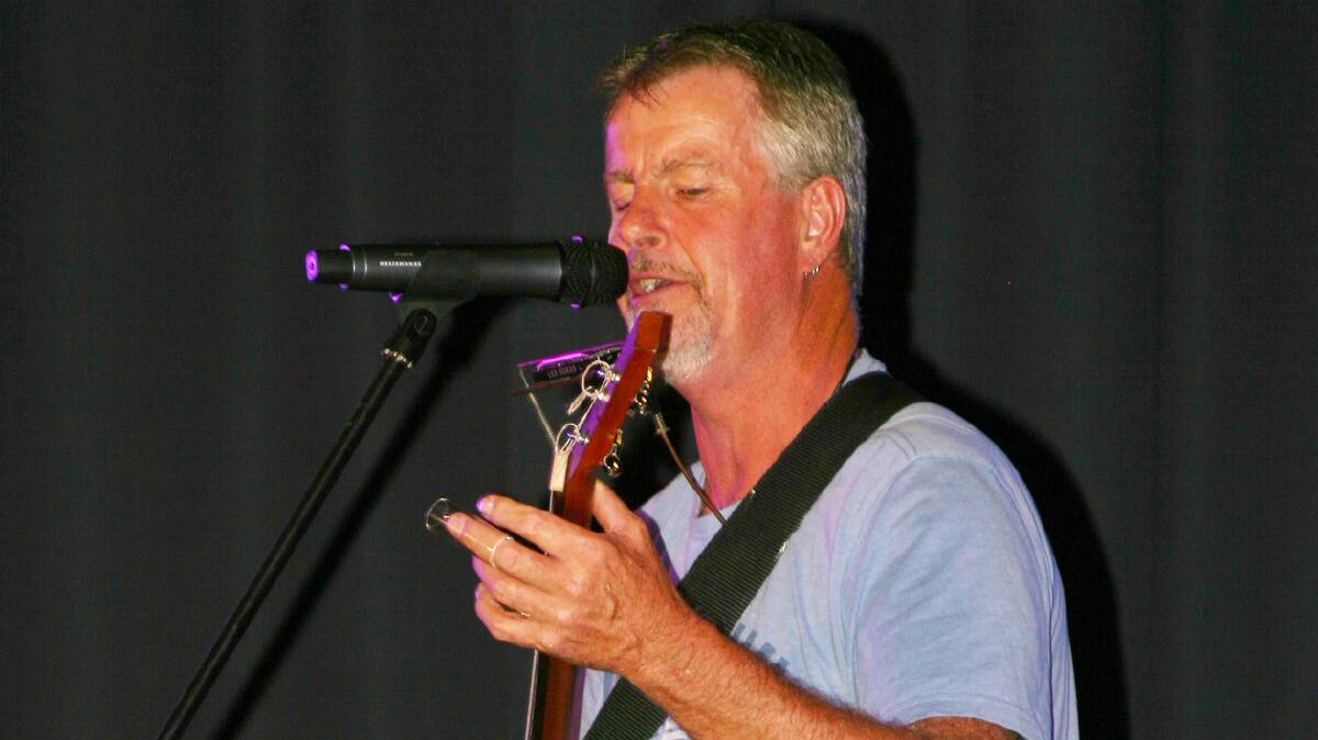  ENTERTAINING: Cootamundra’s Ben Visser entertained audiences at the Can Assist Evening with the Stars fundraiser at Ex-Servicemen’s Club last Friday night.
