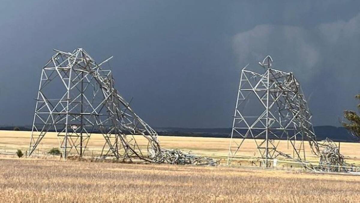 Fallen transmission lines between Geelong and Melbourne on February 13. Picture via Instagram/@jacquifelgate