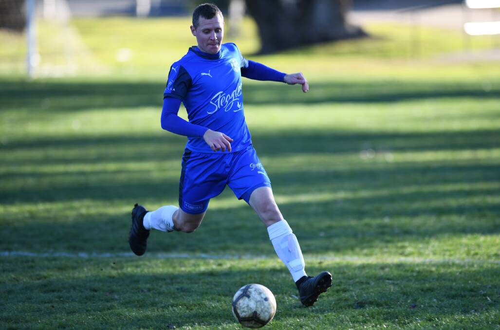 Hanwood maintained top spot on the ladder with a 4-2 win at Rawlings Park on Sunday. 