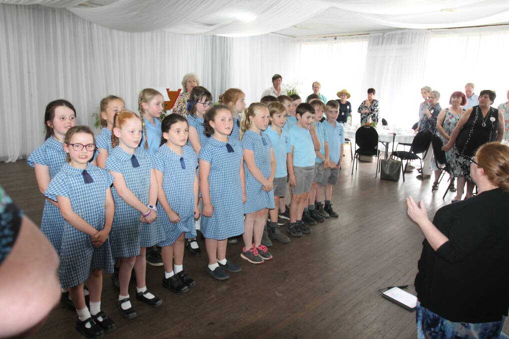 Beautiful singing from the choir of Cootamundra Public School.