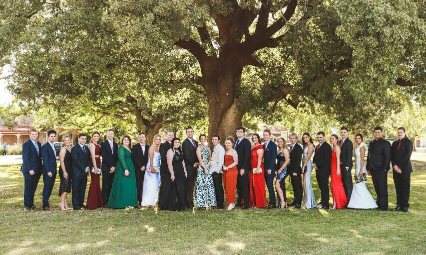 Year 12 Coota High 2019 graduates gathered for photography at Albert Park before their graduation dinner. Picture: Bec Herring