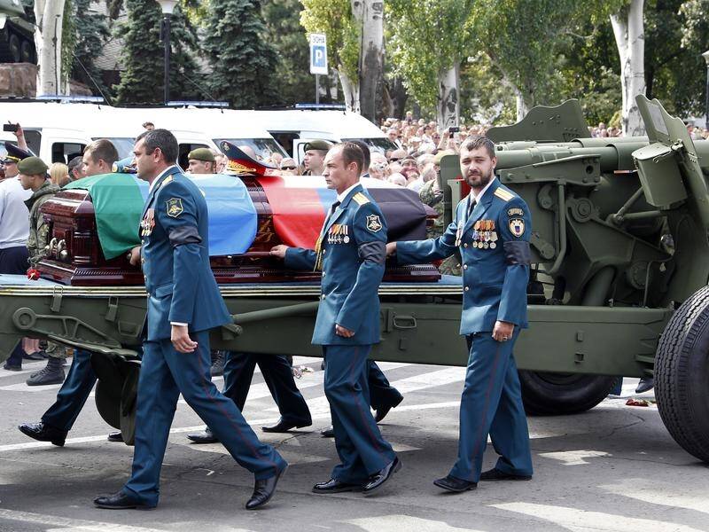 Thousands have attended the funeral of rebel chief Alexander Zakharchenko in Ukraine's Donetsk.