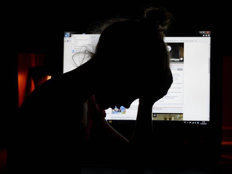Social media and smartphones may be to blame for rising rates of distress in young people. (Dan Peled/AAP PHOTOS)