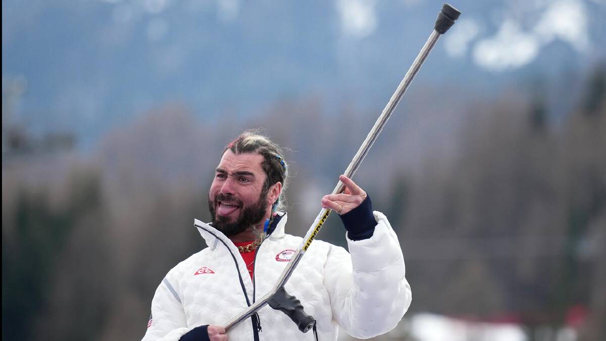Self-styled para-skiing "rock star" Patrick Halgren celebrates his 2026 Winter Paralympics silver. (AP PHOTO)