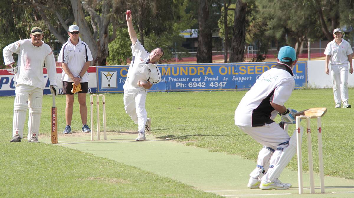  DELIVERY STRIDE: Scott Roberts bowls for Country Club in their recent match against Cootamundra Hotel. 

Photo: Kelly Manwaring