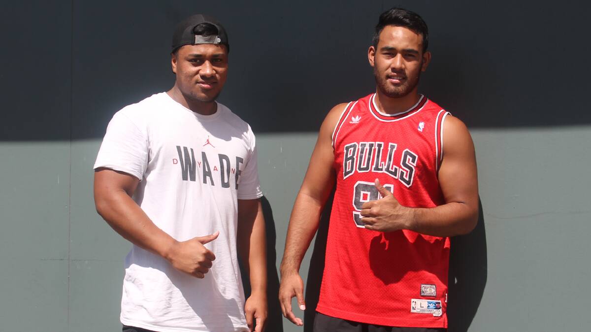  OVERSEAS CONNECTION: pictured (left) is new Bulldogs signing Fine Faingaa with Andrew Holani. 